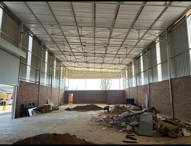 515M² WAREHOUSE TO LET IN SEBENZA