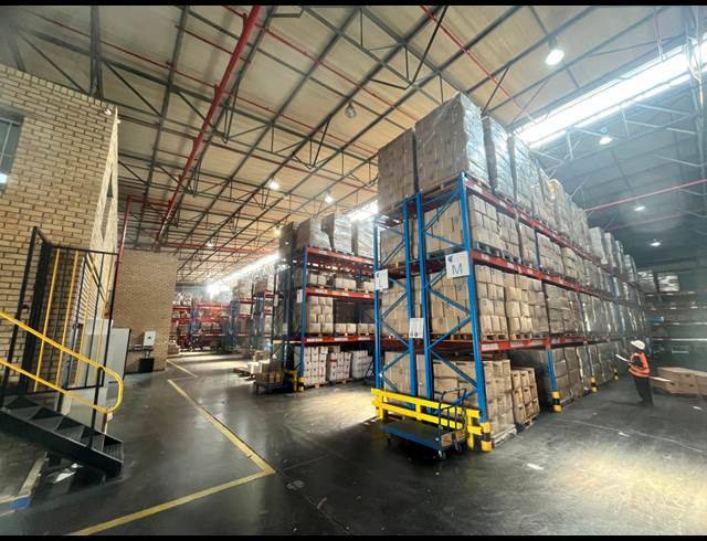 3,178M² WAREHOUSE TO LET IN MEADOWDALE