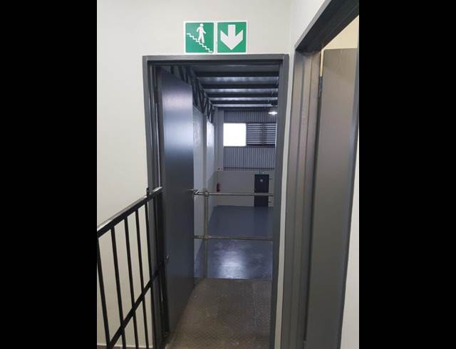 305M² WAREHOUSE TO LET IN BRIARDENE