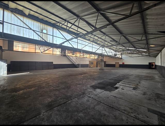 657M² WAREHOUSE TO LET IN KOEDOESPOORT INDUSTRIAL
