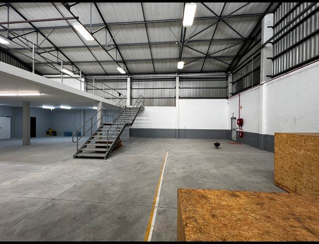 546M² WAREHOUSE TO LET IN AIRPORT INDUSTRIA