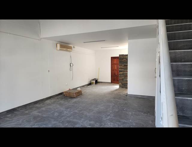 89M² OFFICE TO LET IN BALLITO DISTRICT