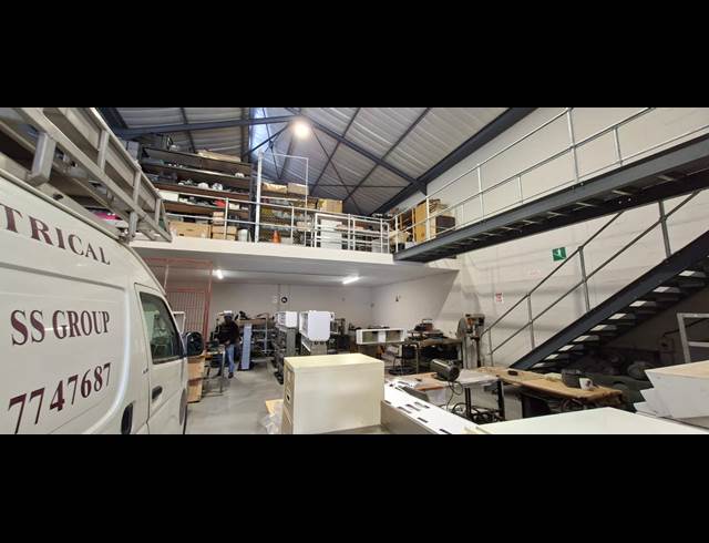 604M² WAREHOUSE TO LET IN FISANTEKRAAL INDUSTRIAL
