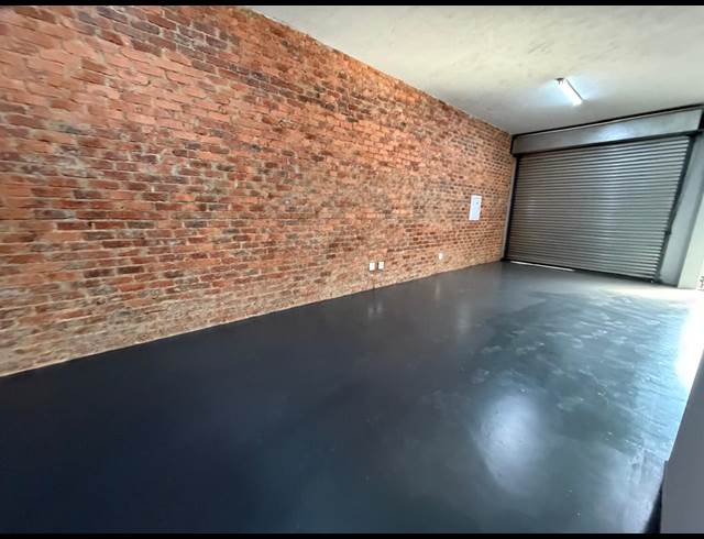 123M² WAREHOUSE TO LET IN CLAYVILLE