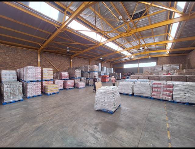 1,300M² WAREHOUSE TO LET IN ROBERTVILLE