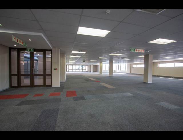 1,557M² OFFICE TO LET IN PARKTOWN