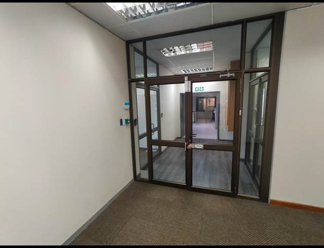 803M² OFFICE TO LET IN TYGER VALLEY
