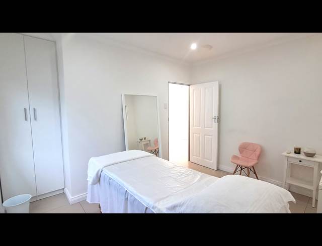 35M² BUSINESS TO LET IN VINCENT