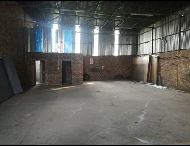 250M² WAREHOUSE TO LET IN PUTFONTEIN