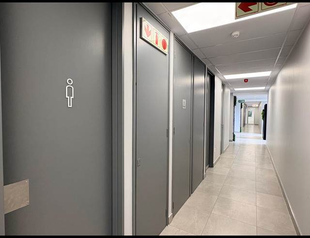 280M² OFFICE TO LET IN VORNA VALLEY