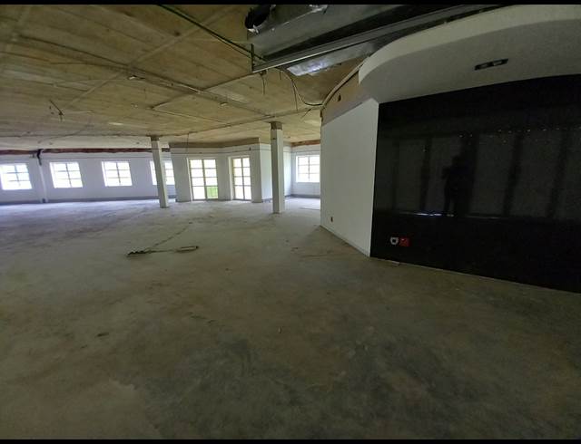 425M² OFFICE TO LET IN BRYANSTON