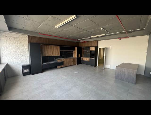 1,615M² WAREHOUSE TO LET IN KEW INDUSTRIAL