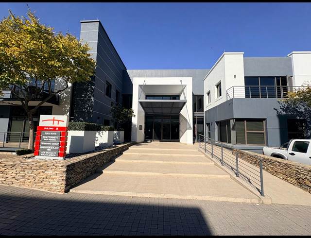 25M² SERVICED OFFICE TO LET IN VORNA VALLEY
