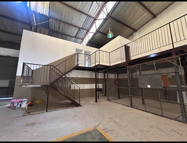 400M² WAREHOUSE TO LET IN SEBENZA