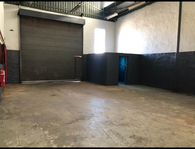 202M² WAREHOUSE TO LET IN ROBERTVILLE