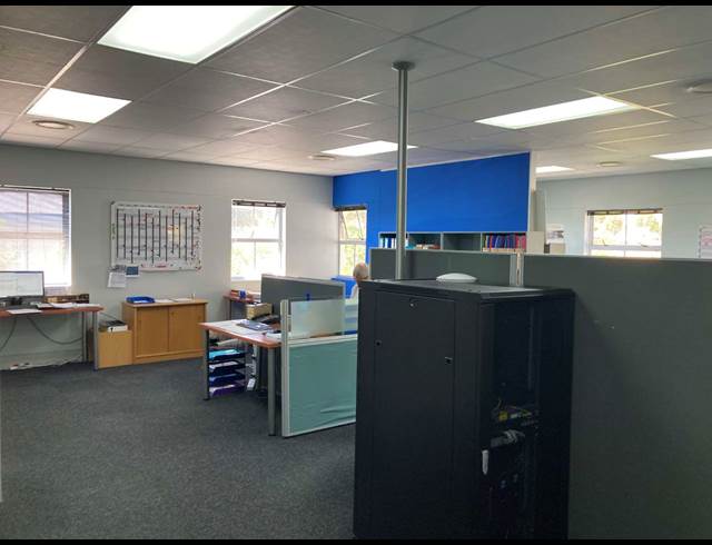 203M² OFFICE RENTED IN WESTLAKE