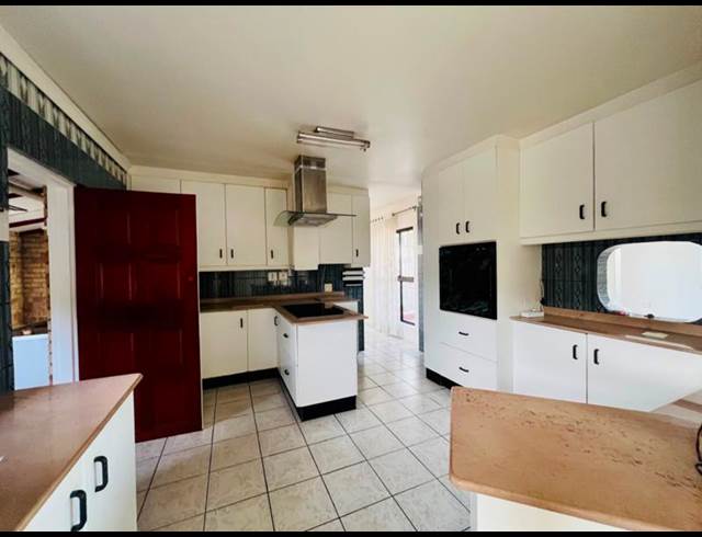 3 BEDROOM PROPERTY TO RENT IN RESERVOIR HILLS