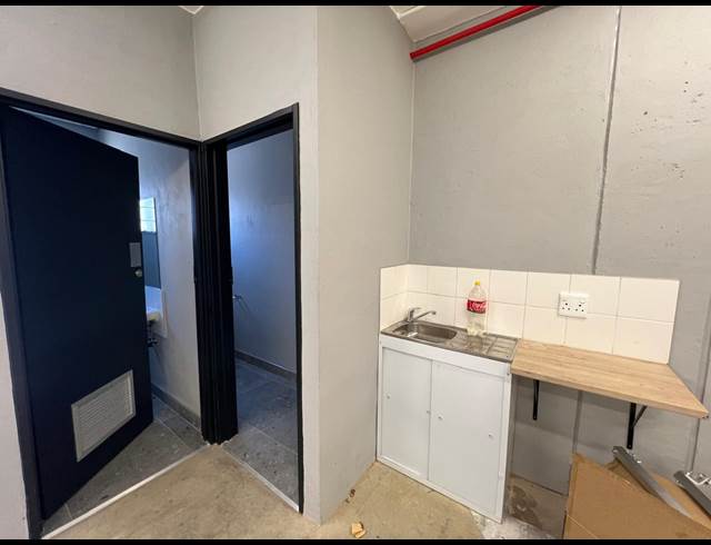 97.20M² WAREHOUSE TO LET IN FERNDALE