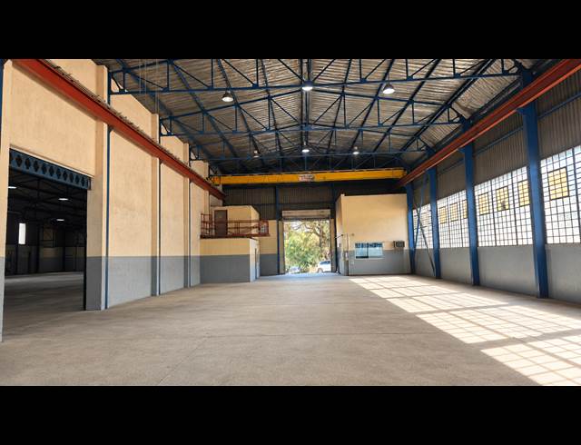 2,049M² WAREHOUSE TO LET IN WEST ACRES EXT 1