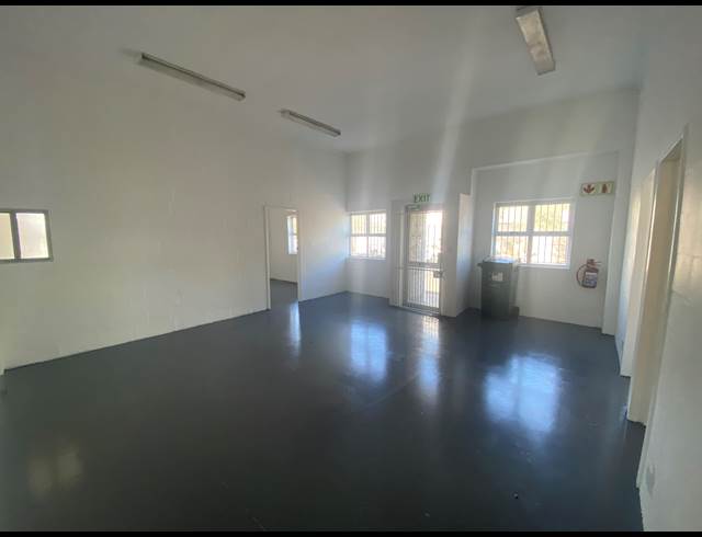 200M² WAREHOUSE TO LET IN MILNERTON CENTRAL