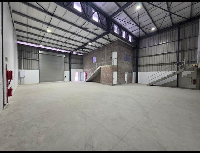 462M² WAREHOUSE TO LET IN FIRGROVE INDUSTRIAL ESTATE