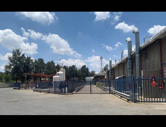 11,500M² WAREHOUSE TO LET IN HALFWAY HOUSE