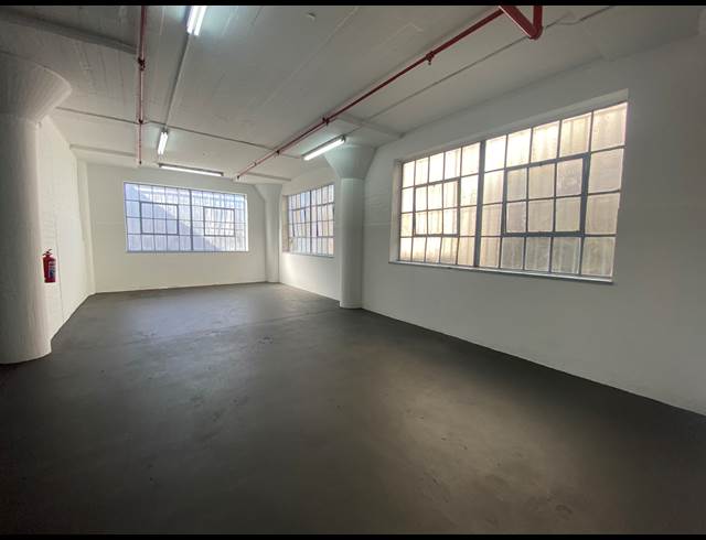 450M² BUSINESS TO LET IN PAARDEN EILAND