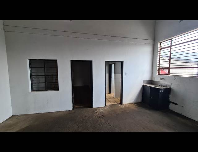 170M² FACTORY TO LET IN ANDERBOLT