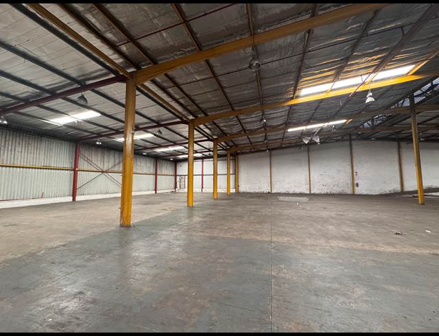 1,943M² WAREHOUSE TO LET IN SPRINGFIELD