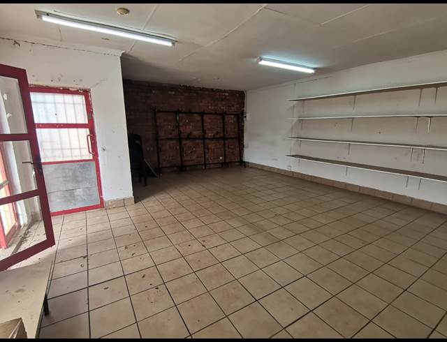 41.20M² RETAIL TO LET IN VALHALLA