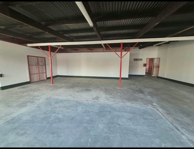 170M² WAREHOUSE TO LET IN KRUGERSDORP CENTRAL