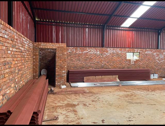 200M² WAREHOUSE TO LET IN KIRKNEY