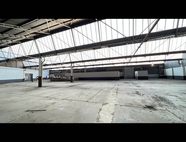 2,800M² WAREHOUSE TO LET IN TROJAN