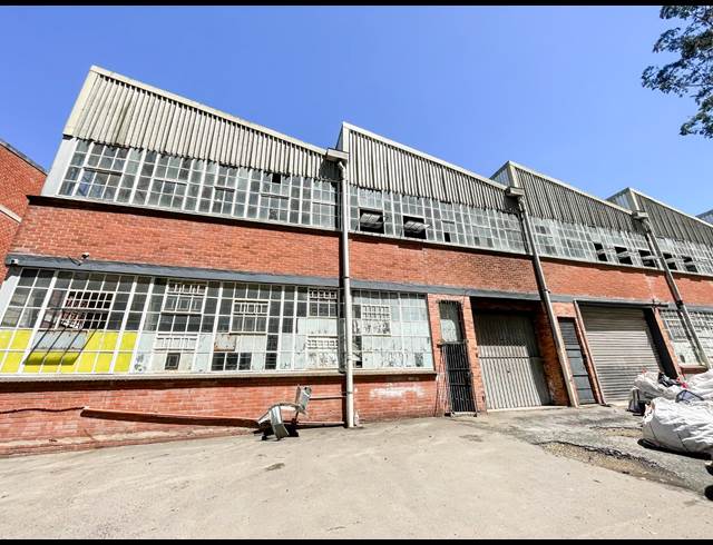 700M² WAREHOUSE TO LET IN NEW GERMANY