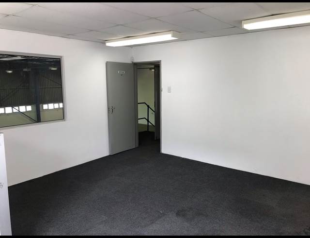 563M² FACTORY TO LET IN WESTMEAD