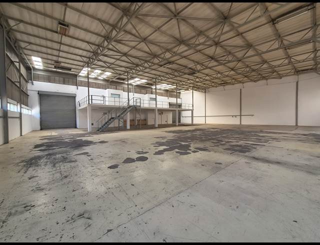 1,238M² WAREHOUSE TO LET IN RANDJESPARK
