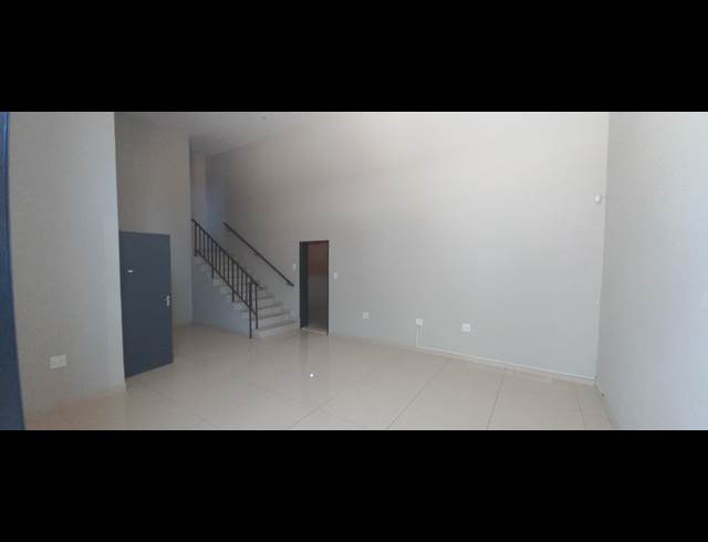 677M² WAREHOUSE TO LET IN COSMO BUSINESS PARK