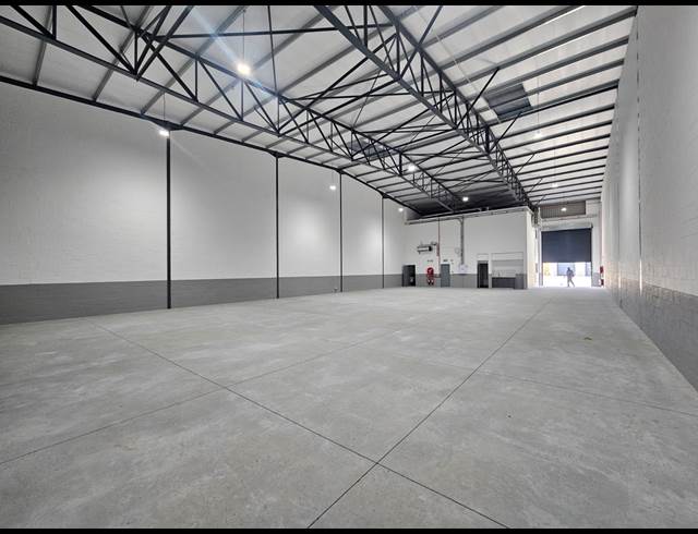 565M² WAREHOUSE TO LET IN STIKLAND INDUSTRIAL