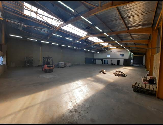 986M² WAREHOUSE TO LET IN ROBERTVILLE