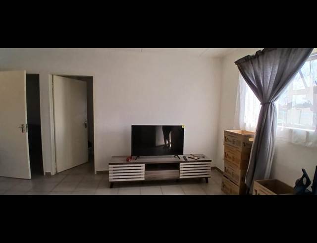 2 BEDROOM PROPERTY TO RENT IN ALBERTSDAL