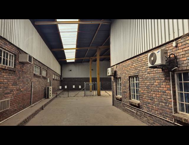 3,204M² WAREHOUSE TO LET IN VINTONIA