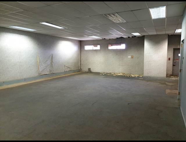 792M² RETAIL TO LET IN WADEVILLE