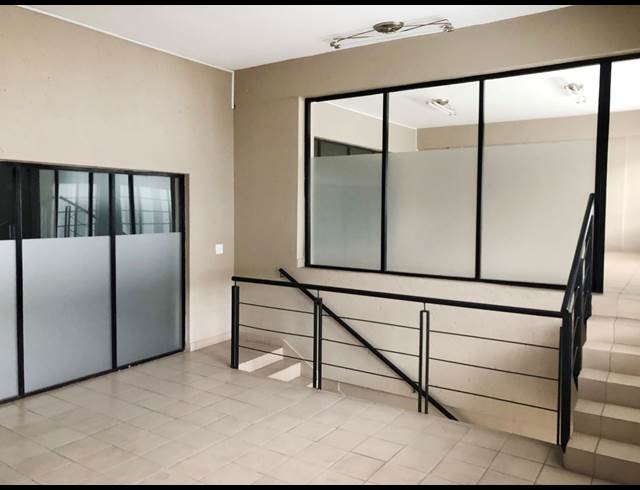 342M² OFFICE TO LET IN POMONA AH