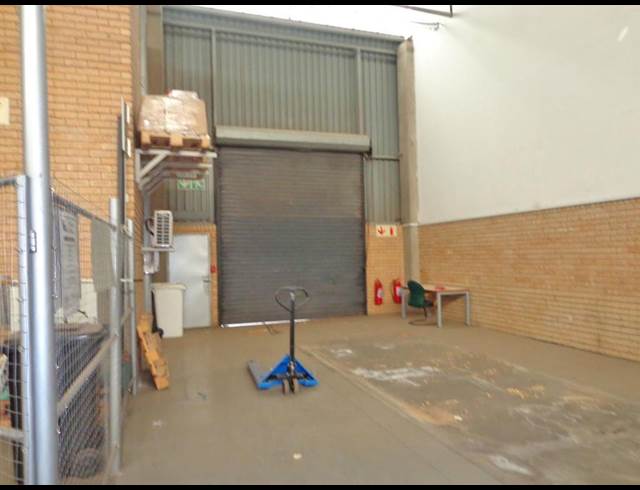 606M² WORKSHOP TO LET IN JET PARK