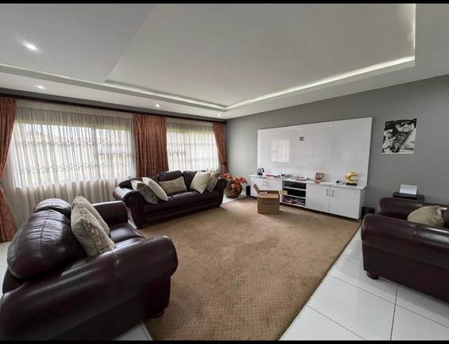 4 BEDROOM PROPERTY TO RENT IN SUNAIR PARK