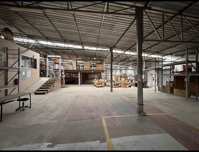 4,000M² WAREHOUSE TO LET IN MULDERSDRIFT