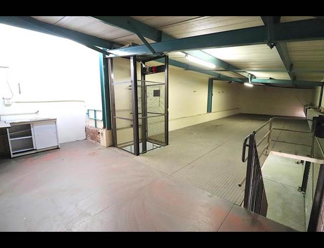 INDUSTRIAL PROPERTY TO RENT IN LASER PARK