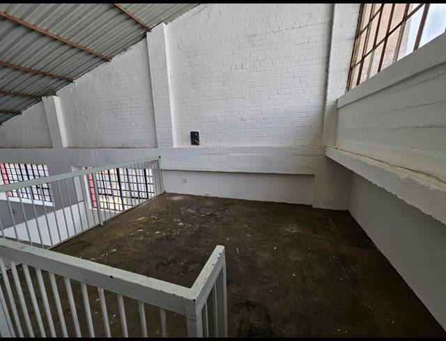 154M² WAREHOUSE TO LET IN STEELEDALE