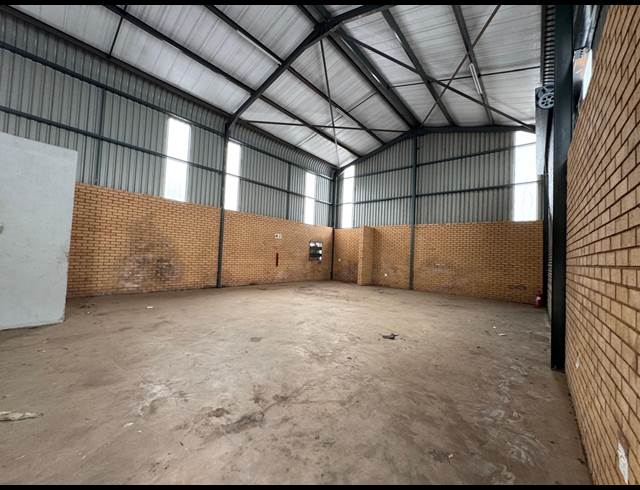 531M² WAREHOUSE TO LET IN CLAYVILLE
