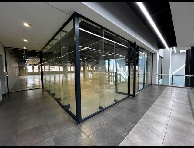 2,420.47M² RETAIL TO LET IN EASTGATE